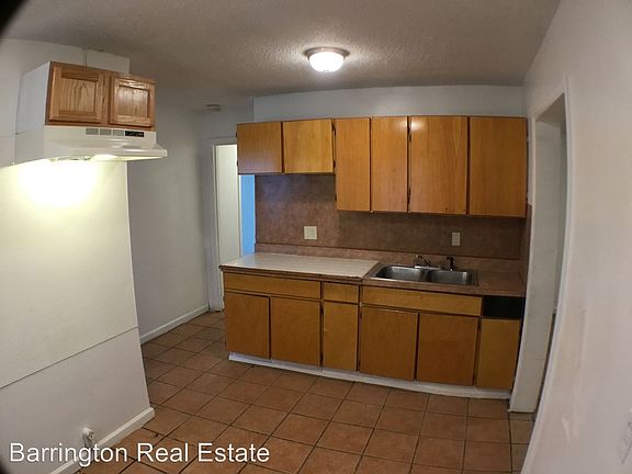 4th image of 552 B Y Williams Sr Dr
