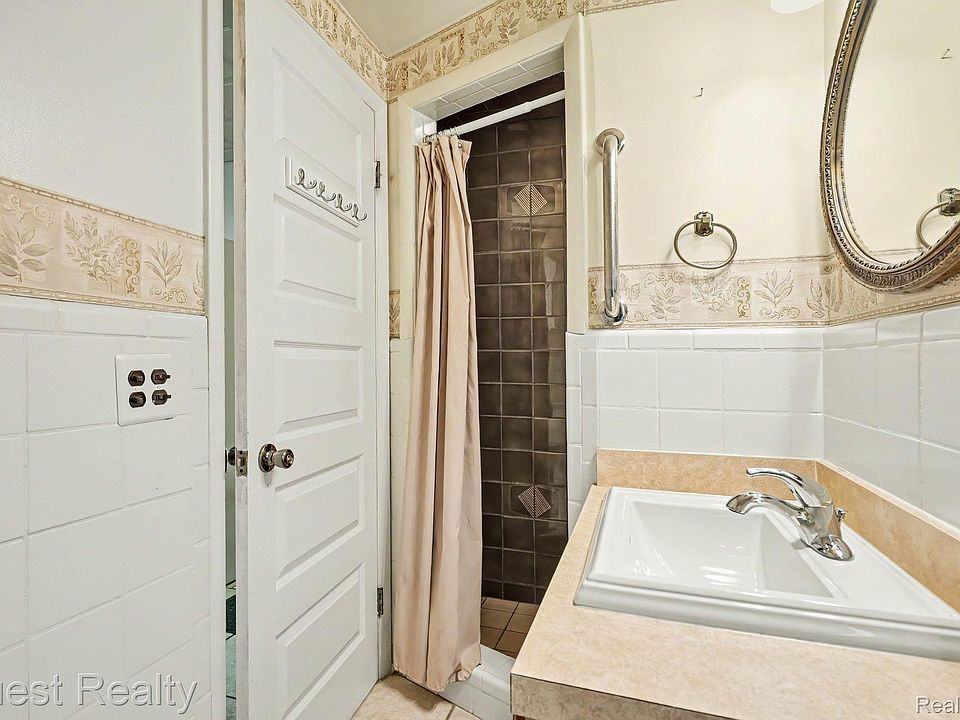 499 Allen Ave, photo 15