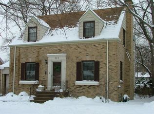 205 N Hamlin Ave, Park Ridge, IL 60068