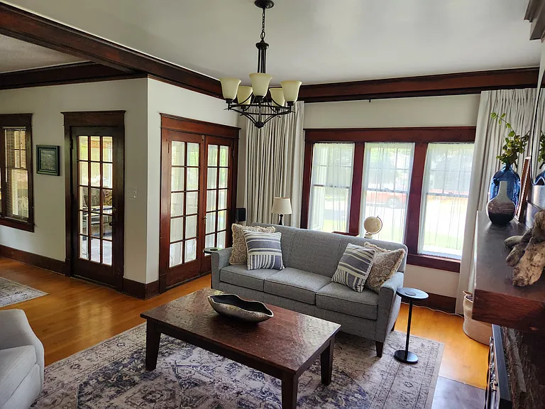 1315 W Hays St — Photo 9