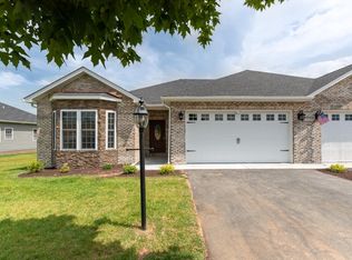 108 Lake View Cir, Waynesboro, VA 22980