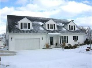 5480 Park Dr, Vermilion, OH 44089