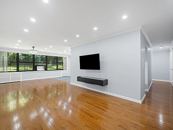 5th image of 75-34 Bell Blvd Unit Ld