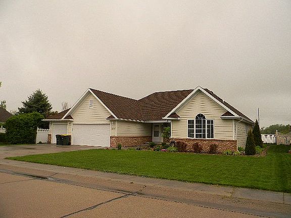 2nd image of 3202 Meadow Ct