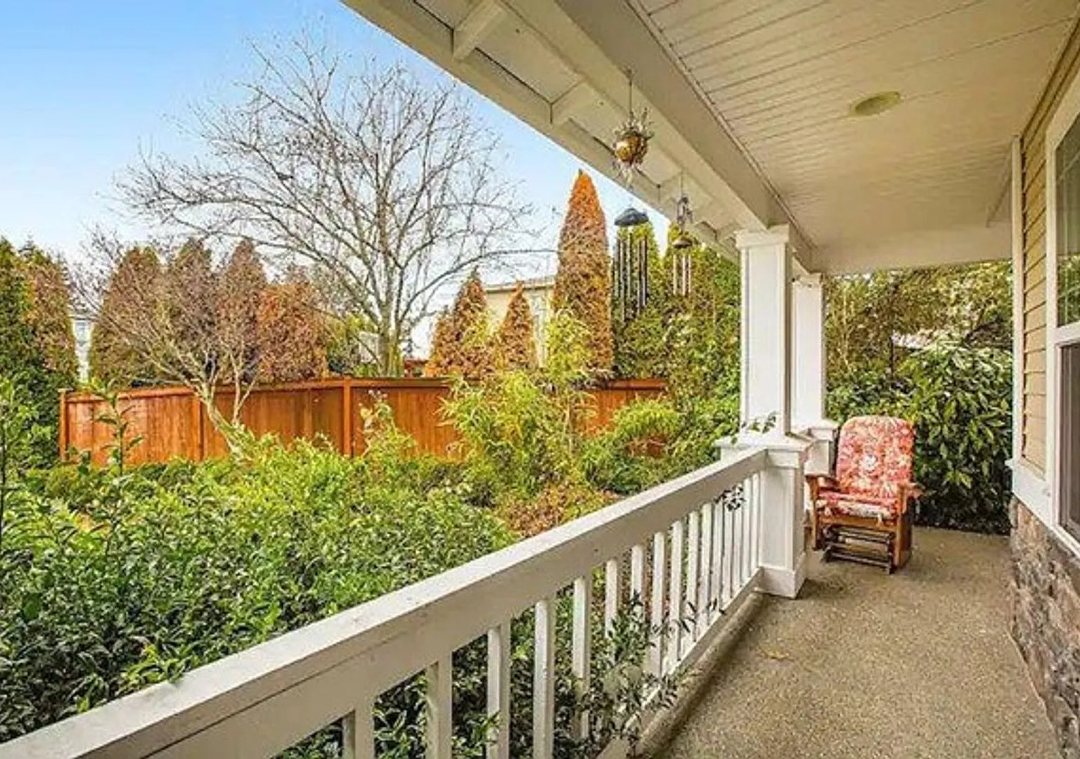Spacious Amazing 6 bed in Fairwood! — Photo 2