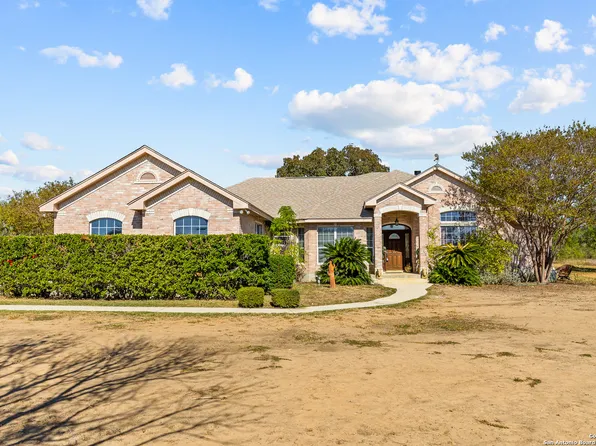 125 HIGH MEADOW DR, Lytle, TX 78052