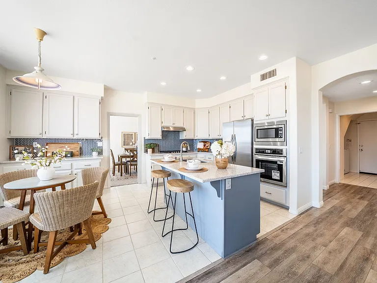 2283 Rock View Gln — Photo 17