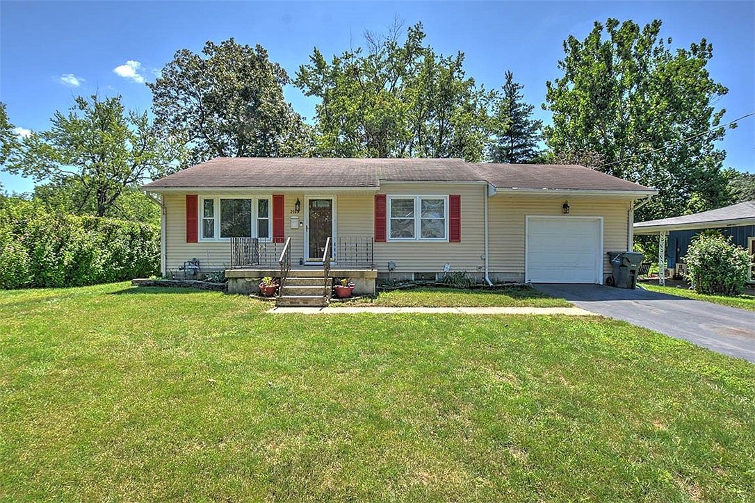 2149 W Waggoner St, Decatur, IL 62526 Zillow