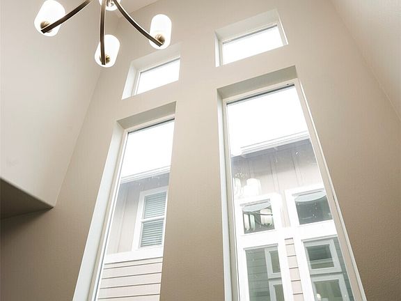 5th image of 3823 Westar Avenue SW
