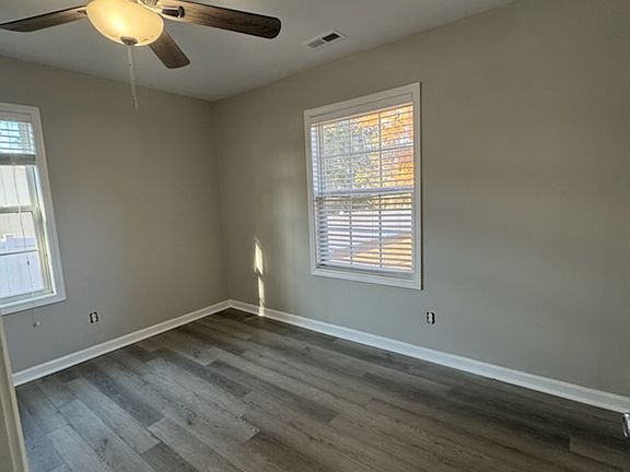 3rd image of 413 Jamestown Ave