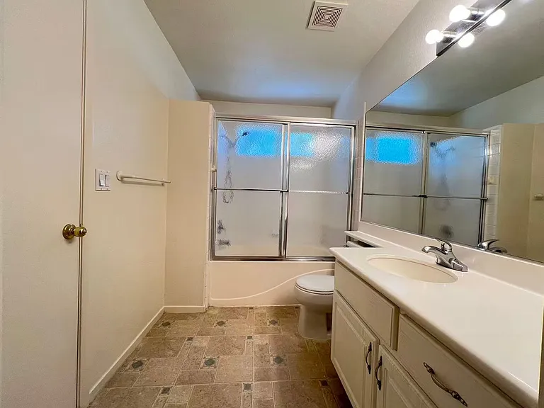 8704 Autumn Valley Ave — Photo 20