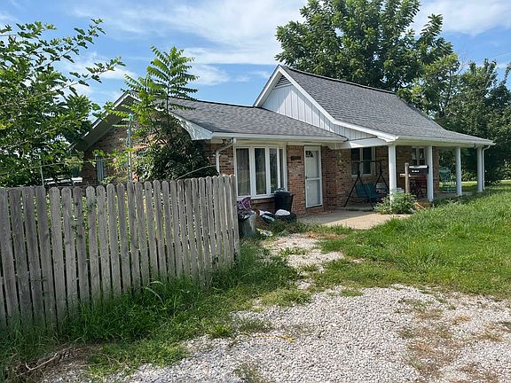 3rd image of 811 N 4th St