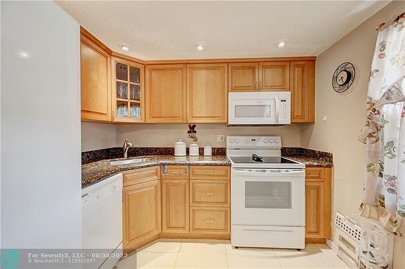 1st image of 550 NW 78th Ave APT 101