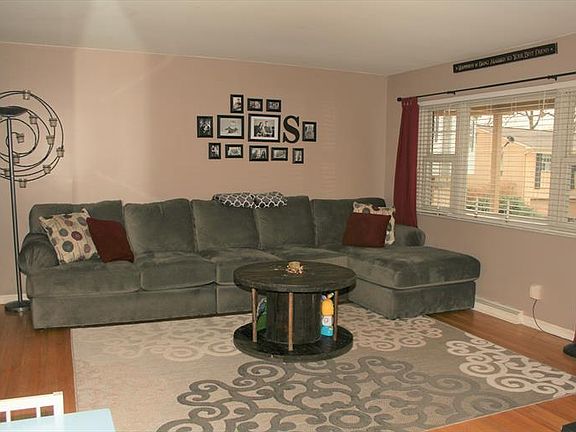 5th image of 1372 Minaret Ct