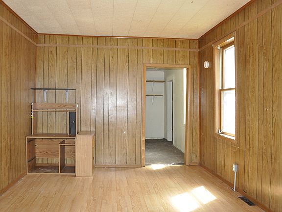 4th image of 311 E Superior St
