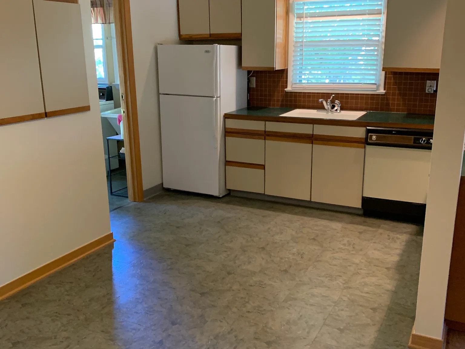 1 bed, 850 sqft, $2,300 — Photo 4