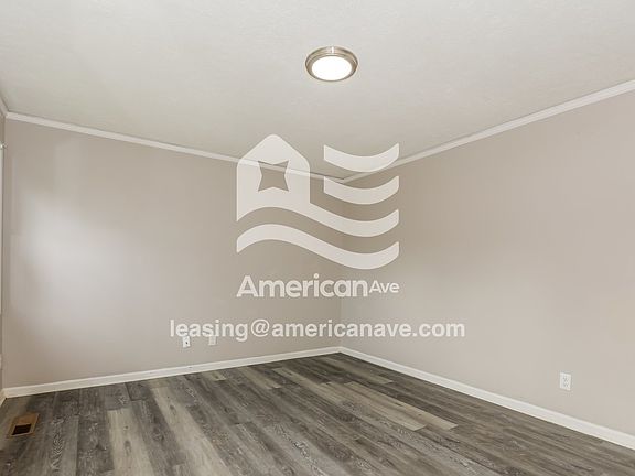 1525419_003_living_room_13901644.jpg