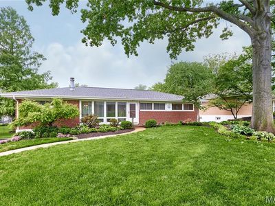 8813 Red Oak Dr, Saint Louis, MO, 63126