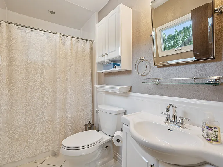 1245 Michelle Ct — Photo 7
