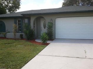 918 SE 27th Ter, Cape Coral, FL 33904