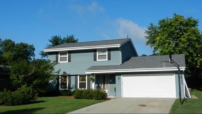 1st image of W233N6829 Candlewick Dr