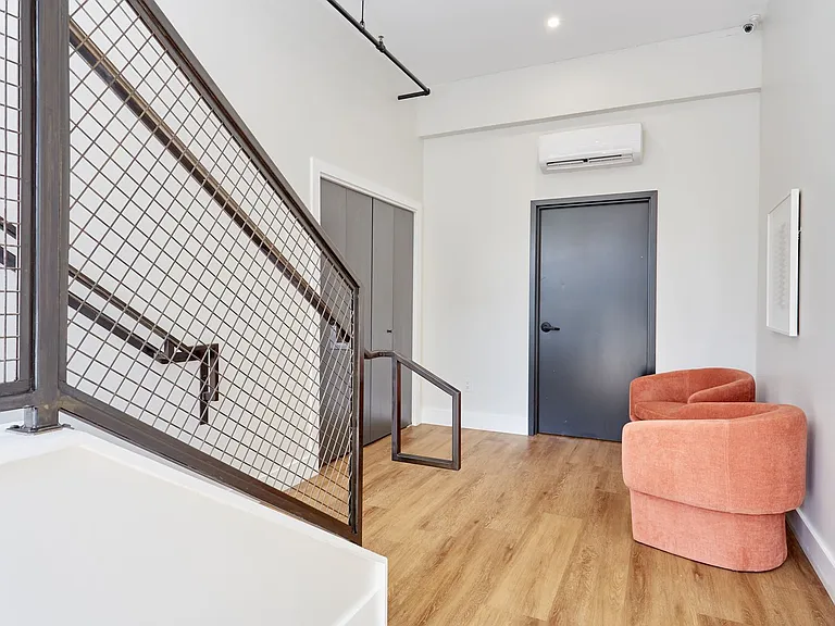 1405 S Flores St — Photo 15