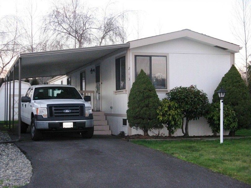 2nd image of 5900 64th St NE Unit 213