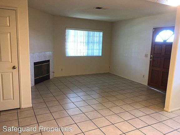 4th image of 11619 208th St Unit A
