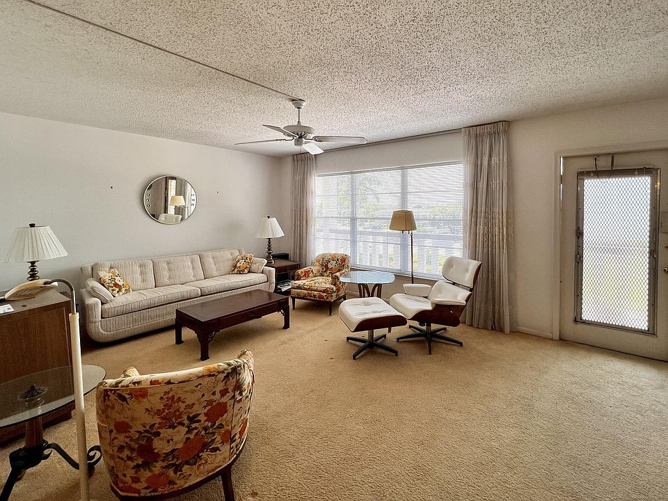 1st image of 304 Greenbrier B