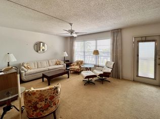 304 Greenbrier Cir, West Palm Beach, FL 33417