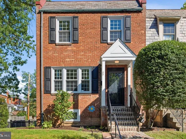 4 E Rosemont Ave, Alexandria, VA 22301