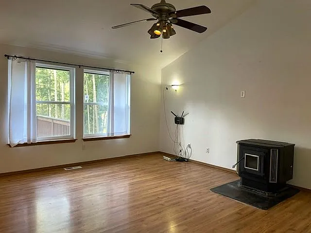 18111 Upland Dr SE — Photo 7