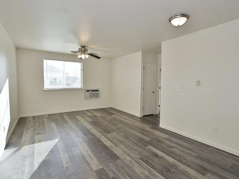 525 N Moffatt Ave #2 — Photo 12