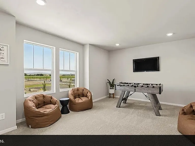 1801 S Mallard Way — Photo 1