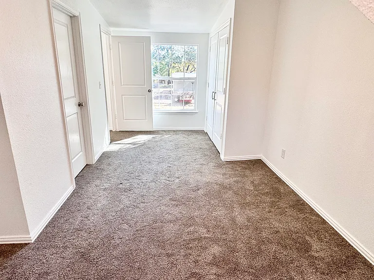 921 Bradleys Bnd — Photo 22
