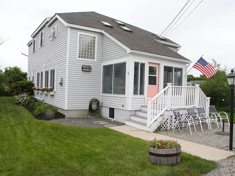 16 Kenphil Ave — Photo 1