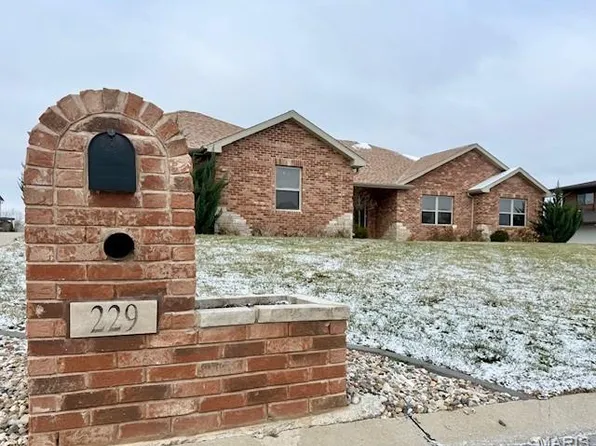 229 Gala Dr, Hannibal, MO 63401