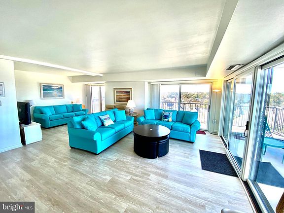 5th image of 527 N Boardwalk Unit 710