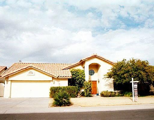1st image of 166 W LA VIEVE Drive