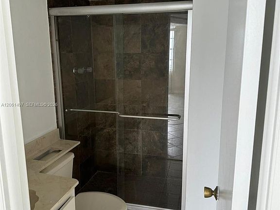 4th image of 2851 NE 183rd St APT 1609E