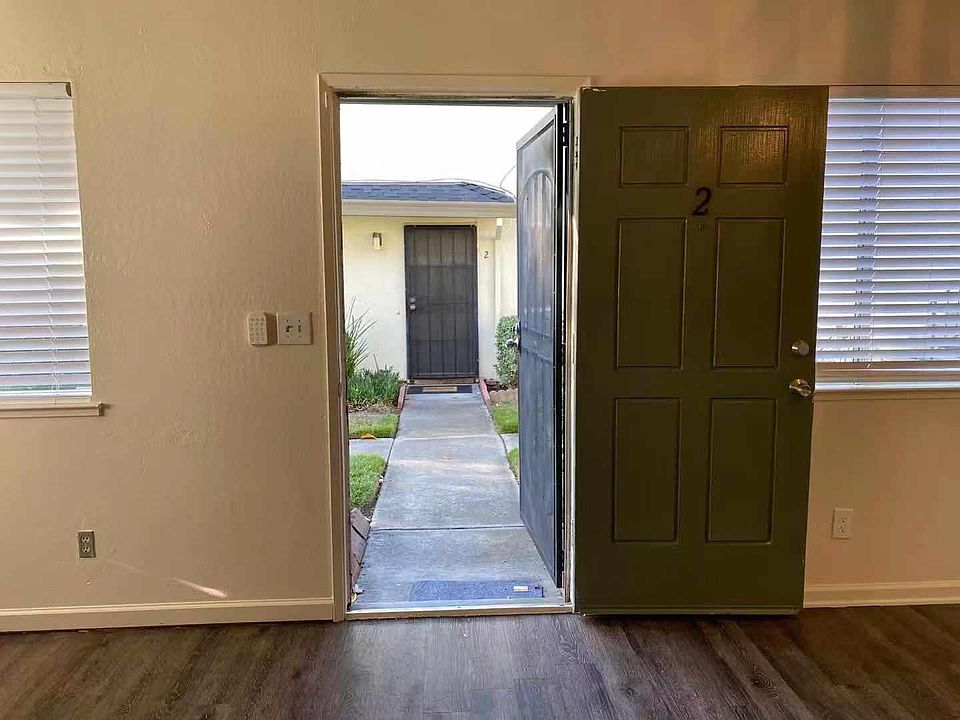 1st image of 34708 Skylark Dr APT 2