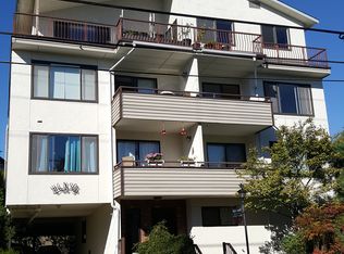 416 N 45th St #302, Seattle, WA 98103