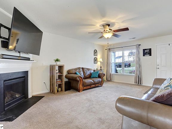 3rd image of 306 Beechnut Ct