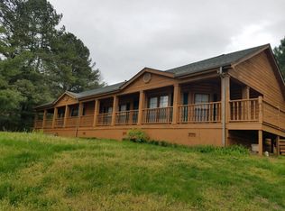 1425 Lake Front Dr, Dandridge, TN 37725