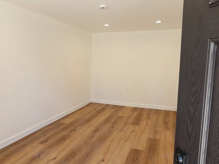 3113 Prospect Ave — Photo 50