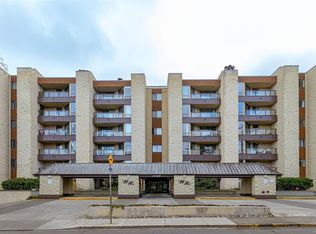 1745 Leighton Rd #209, Victoria, BC V8R6R6