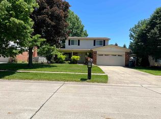 5796 Limestone Dr, Troy, MI