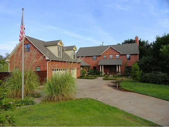 1st image of 951 Olde Oak Ct