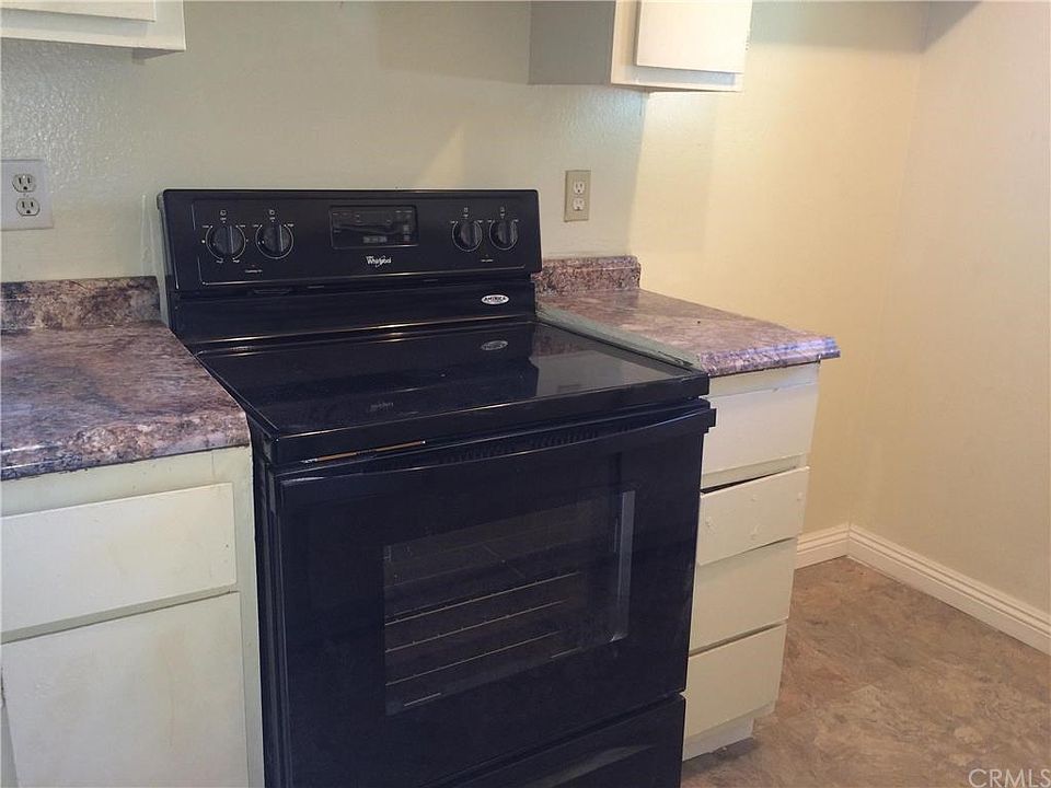 2nd image of 3430 Rainbow Ln