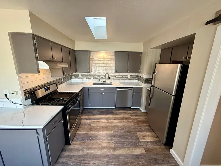 1009 Chestnut St — Photo 5